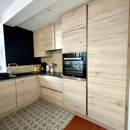 Bright Triplex In The Heart Of *