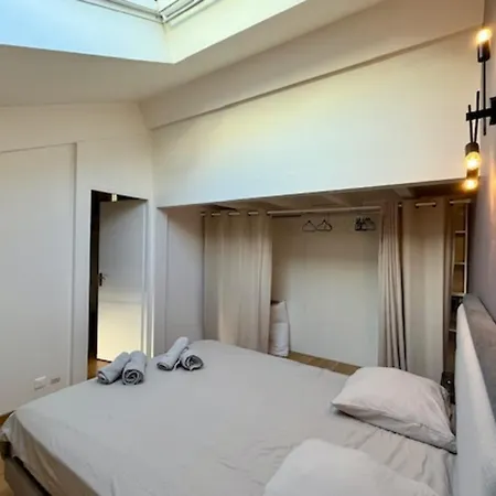 Bright Triplex In The Heart Of Apartmán