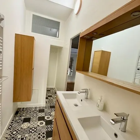 Bright Triplex In The Heart Of * La Rochelle (Charente-Maritime)