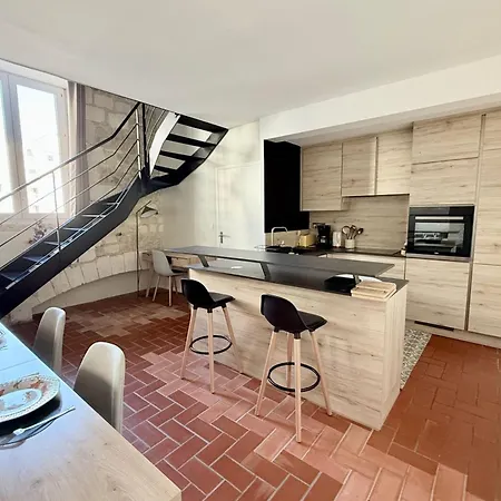 Bright Triplex In The Heart Of Ла-Рошель