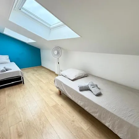 Bright Triplex In The Heart Of * Ла-Рошель