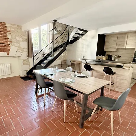 Bright Triplex In The Heart Of Ла-Рошель