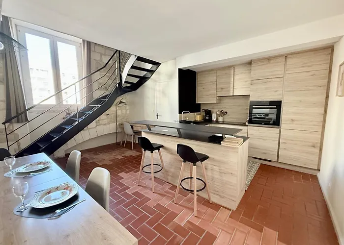 Apartment Bright Triplex In The Heart Of