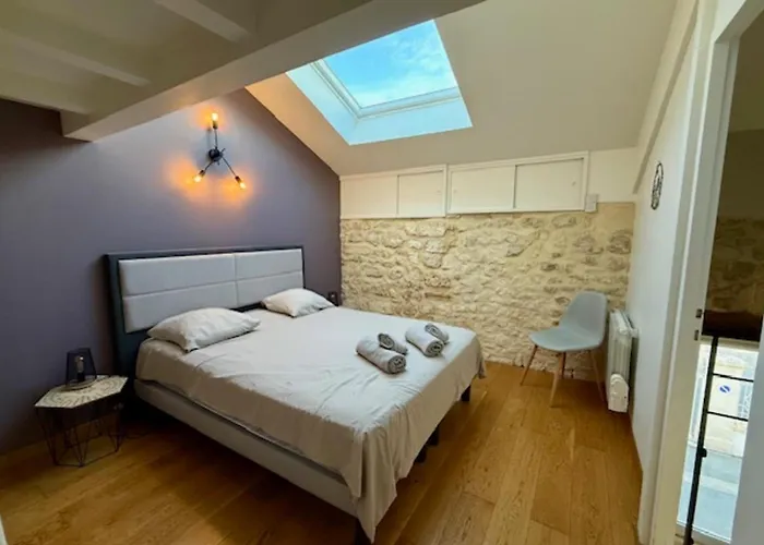 Bright Triplex In The Heart Of Apartment