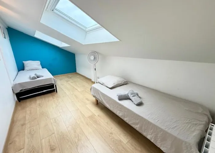 Bright Triplex In The Heart Of La Rochelle (Charente-Maritime)