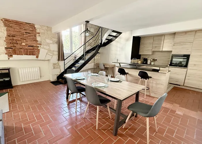 Bright Triplex In The Heart Of *