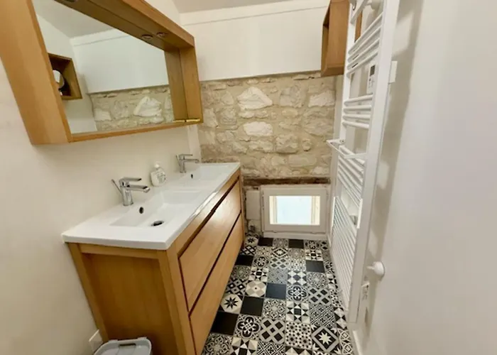 Bright Triplex In The Heart Of * La Rochelle (Charente-Maritime)