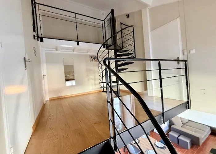 Bright Triplex In The Heart Of La Rochelle (Charente-Maritime)